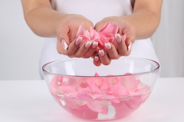 Comment faire soi-même son eau de rose
