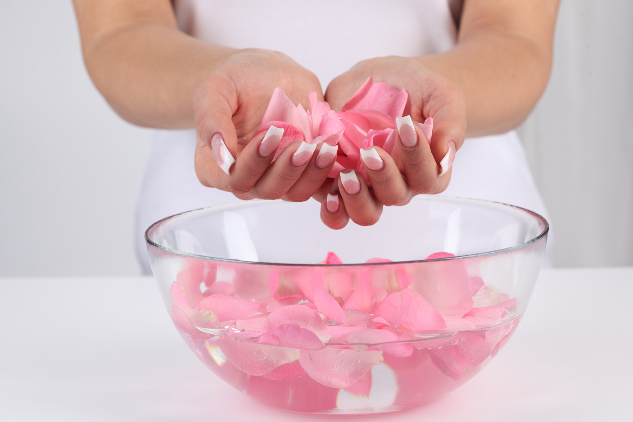Comment faire soi-même son eau de rose